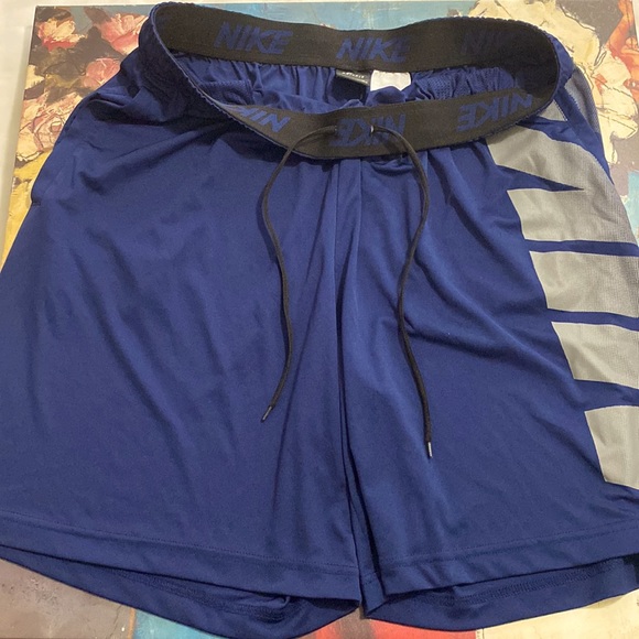 NIKE Shorts